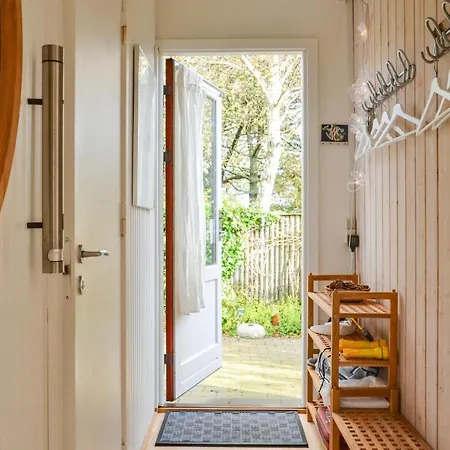 Amazing In V W/ 2 Bedrooms *